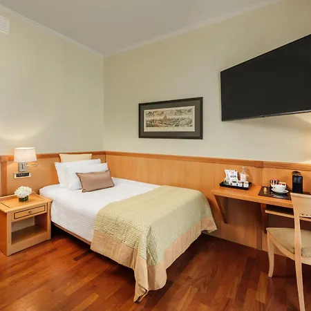 Dei Cavalieri Duomo 4* Milan