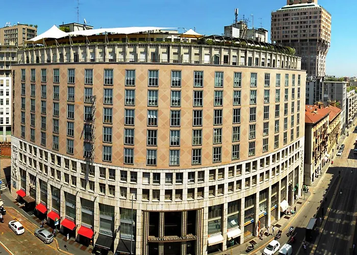 Dei Cavalieri Duomo 4* ミラノ