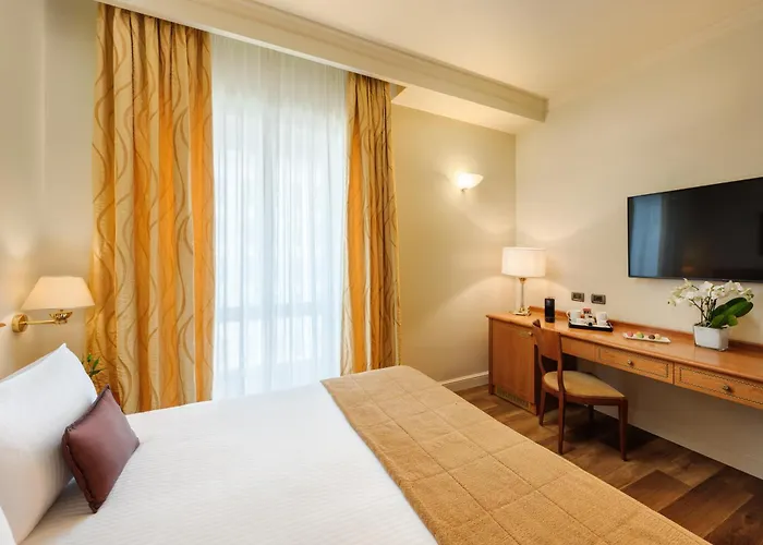 ホテル Dei Cavalieri Duomo 4*