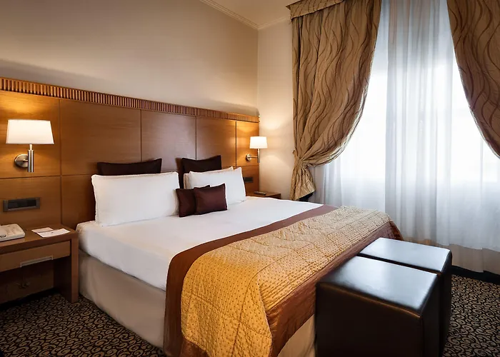 Dei Cavalieri Duomo מלון 4*